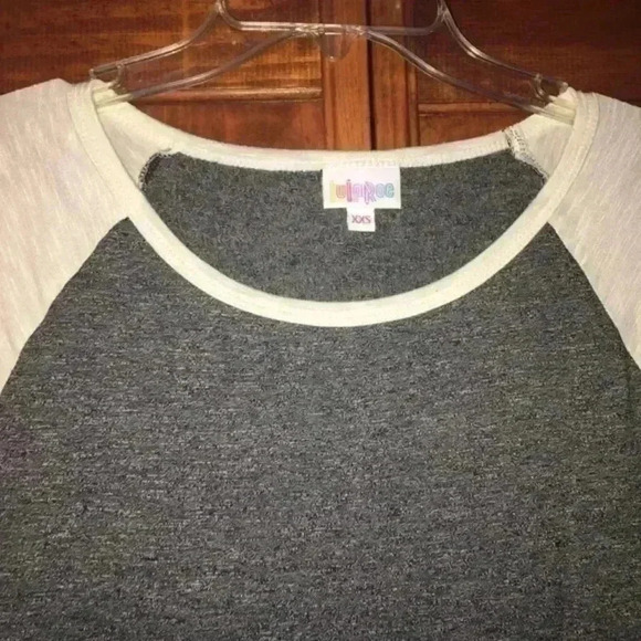 LuLaroe Julia Gray‎ with cream sleeves xxs - Picture 3 of 3